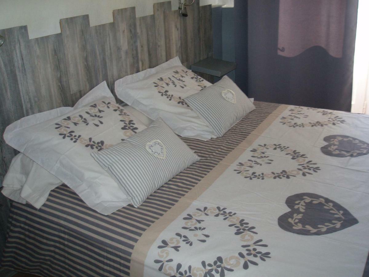 Les Vingalieres Bed & Breakfast Salernes Exterior photo